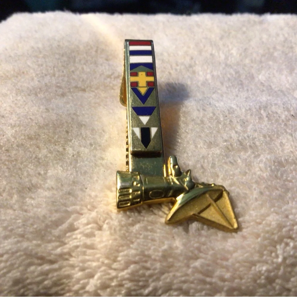 The Unbranded Brand classic gold